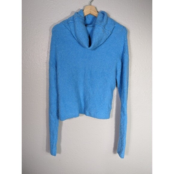 Free People Women’s Blue Textured Fuzzy Soft Cowl Neck Boxy Sweater Sz M N67 - Picture 1 of 7
